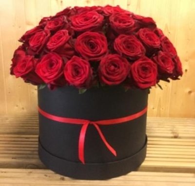 Red Rose Hat Box Arrangement